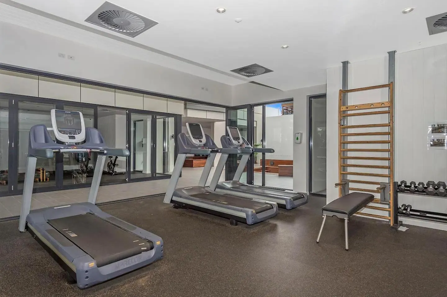 Mountain & Sunset Views With King Bed, Pool, Gym Apartment Brisbane