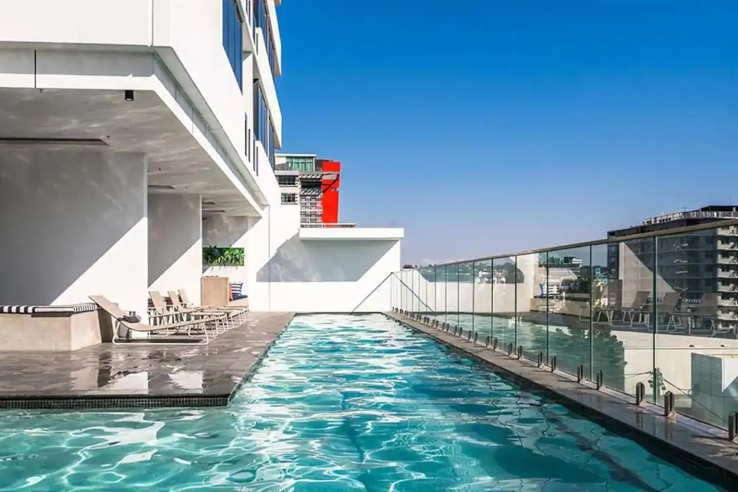 Mountain & Sunset Views With King Bed, Pool, Gym Apartment Brisbane