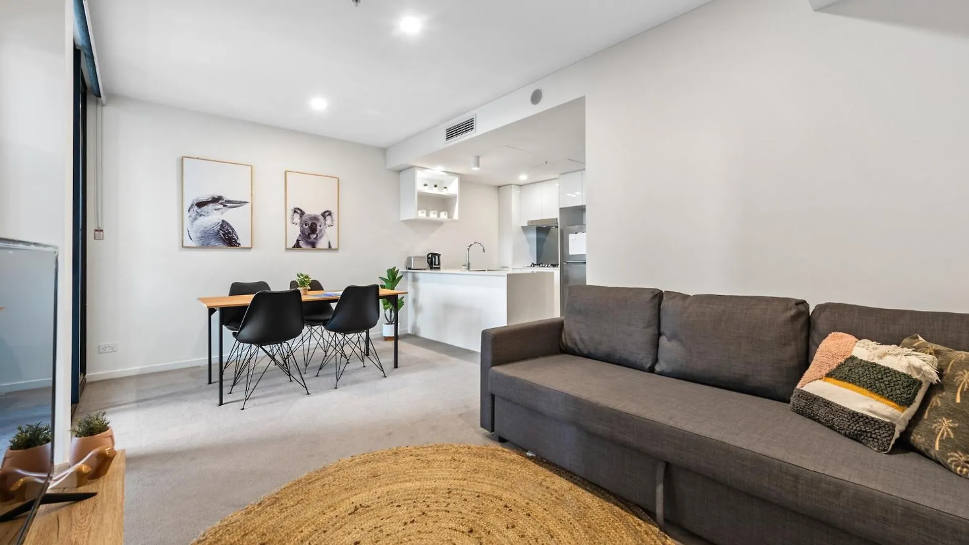 Mountain & Sunset Views With King Bed, Pool, Gym Apartment Brisbane 0*,  Australia